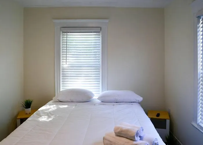 Modern Three Bedroom Condo - Boston