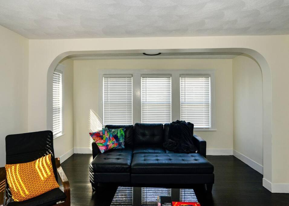 Apartment Modern Three Bedroom - Boston *