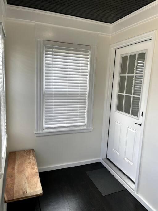 Modern Three Bedroom - Boston