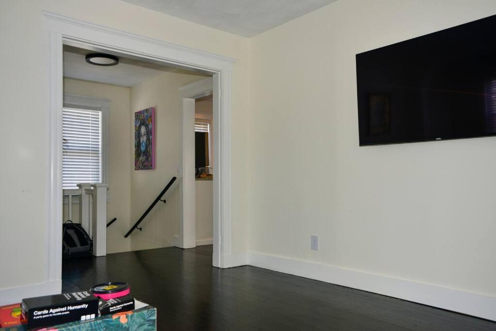 Apartment Modern Three Bedroom - Boston *