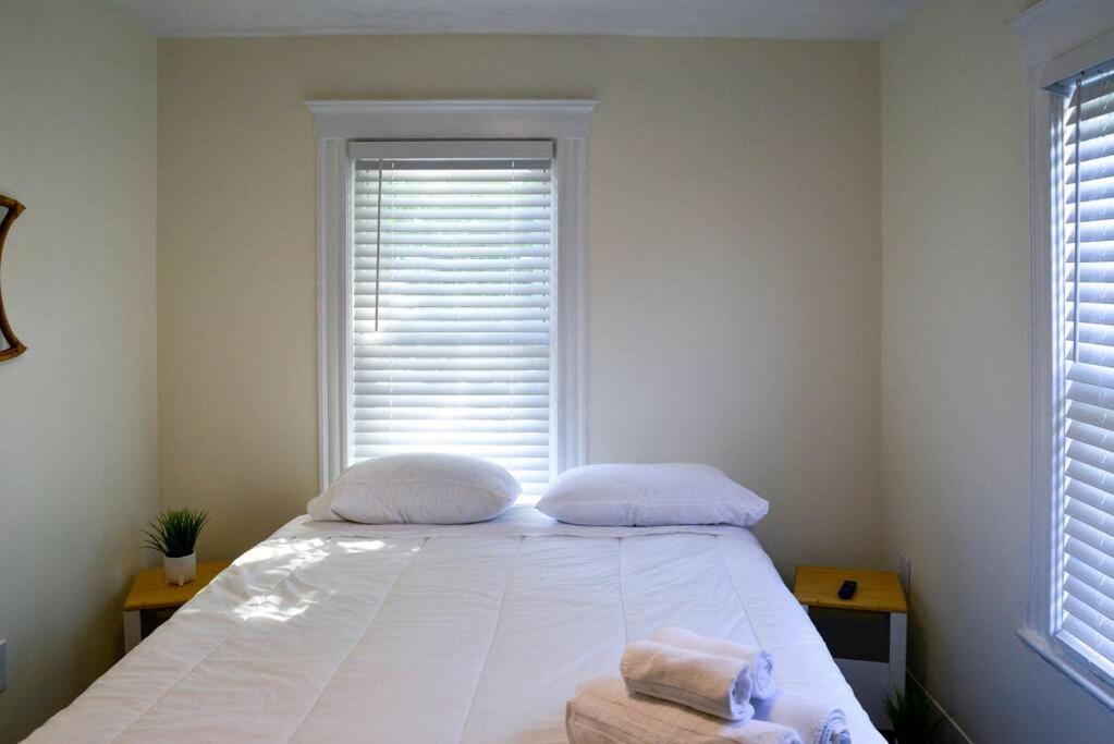 Apartment Modern Three Bedroom - Boston *
